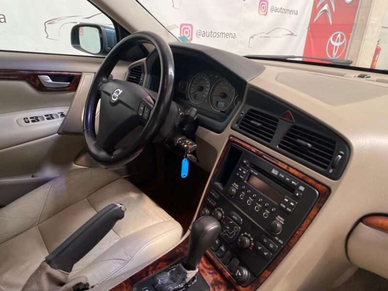 VOLVO S60 2.5 T MOMENTUM