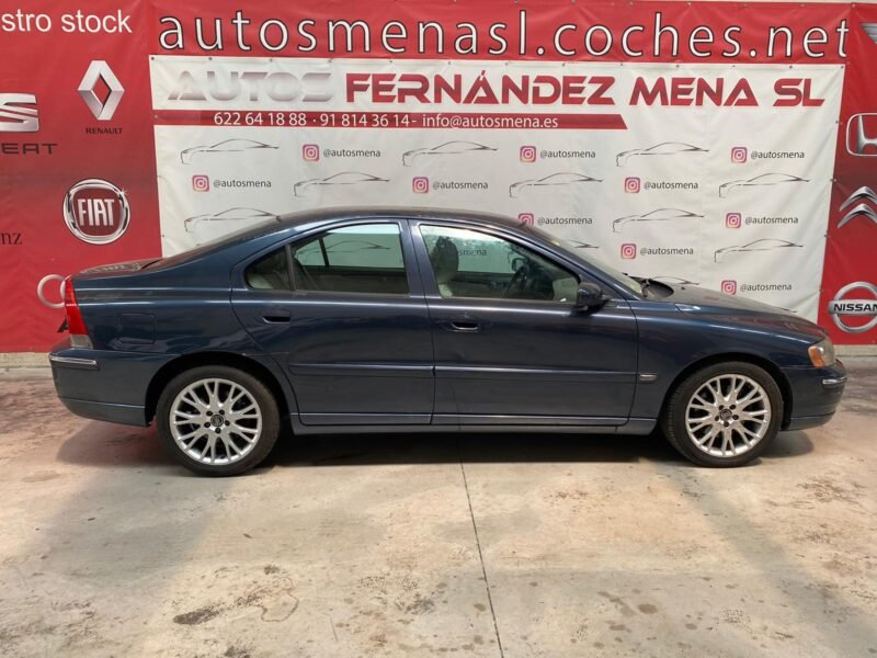VOLVO S60 2.5 T MOMENTUM